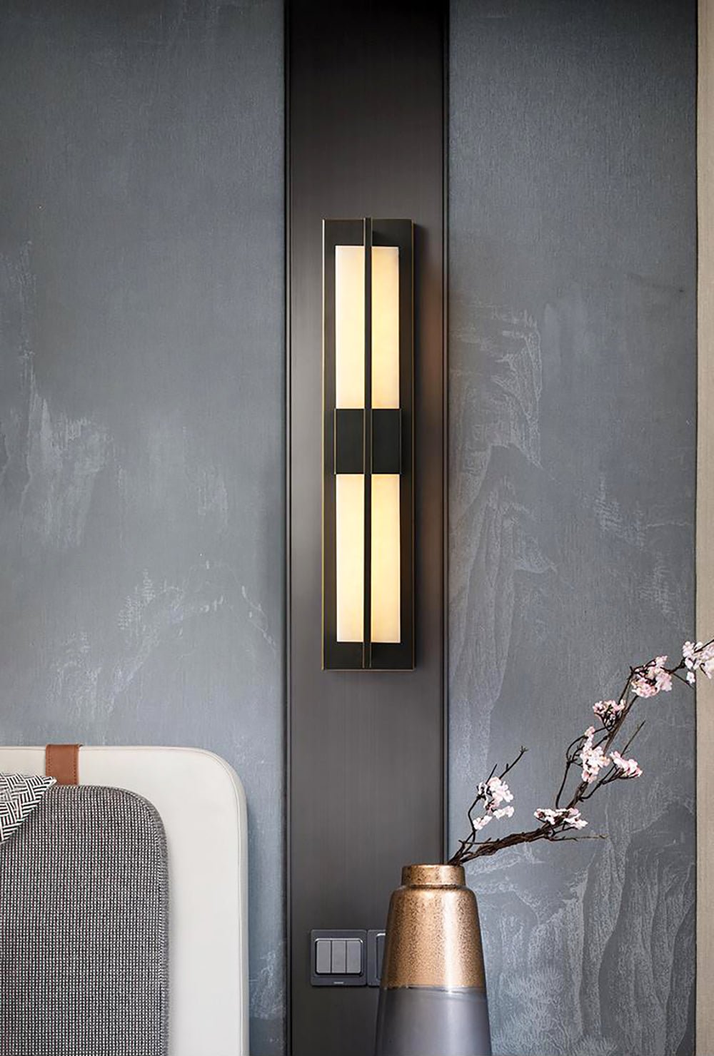 Caspian Alabaster Brass Wall Light | ventumra