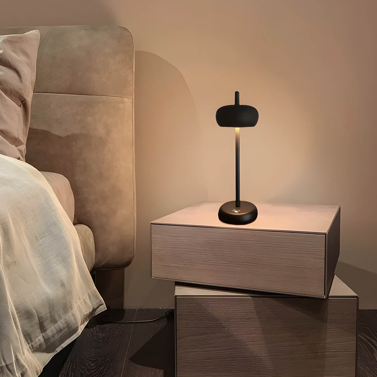 Kirrea Minimalist Metal Table Lamp for Any Room