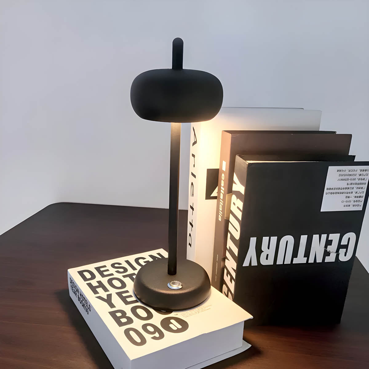 Kirrea Minimalist Metal Table Lamp for Any Room