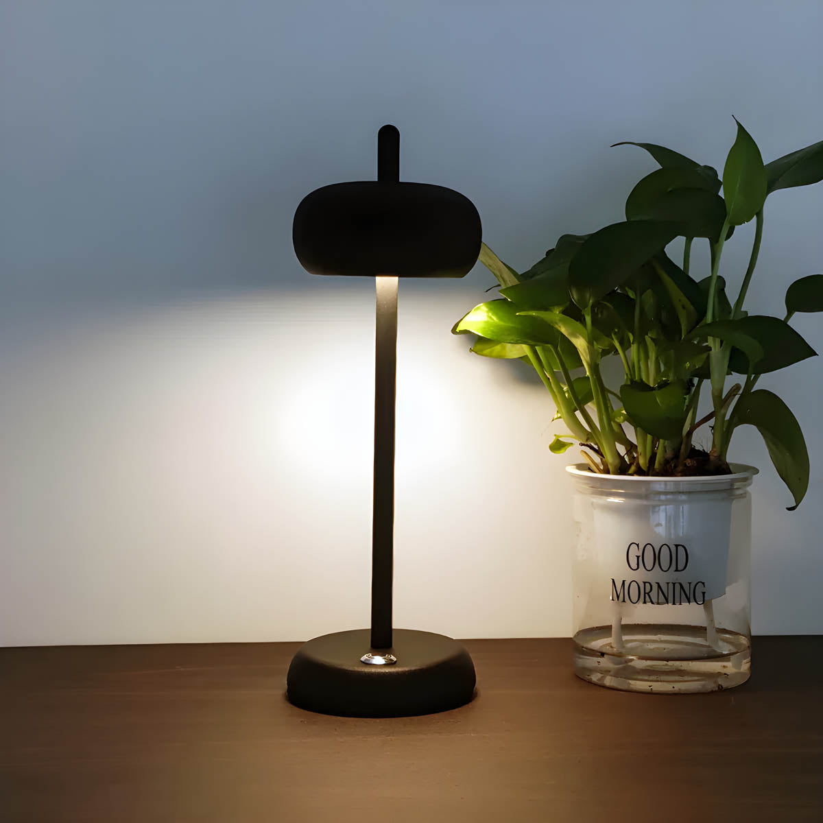 Kirrea Minimalist Metal Table Lamp for Any Room