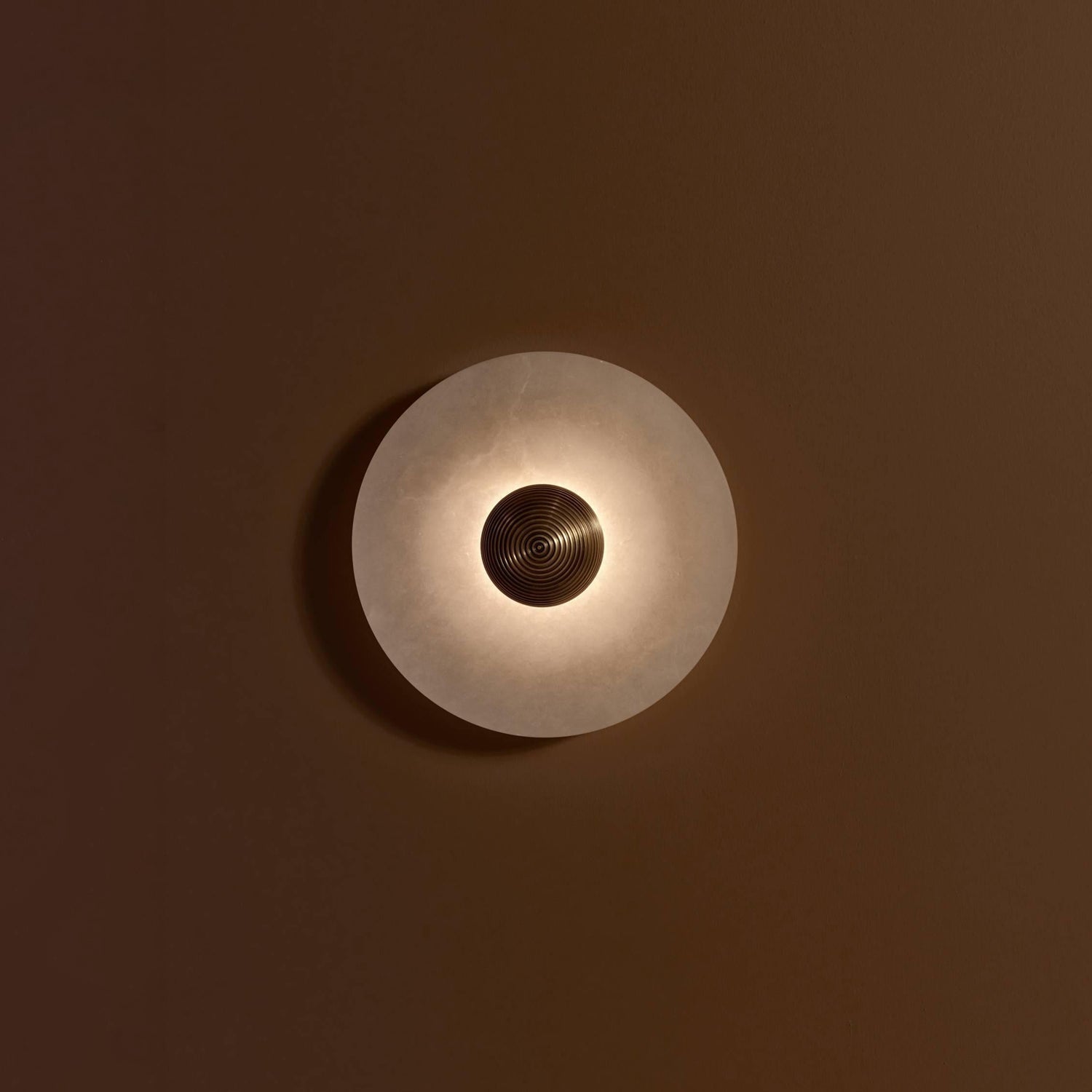 Round Wall Lamp Alabaster Fluted Brass | ventumra