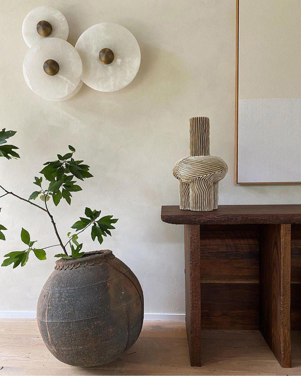 Round Wall Lamp Alabaster Fluted Brass | ventumra