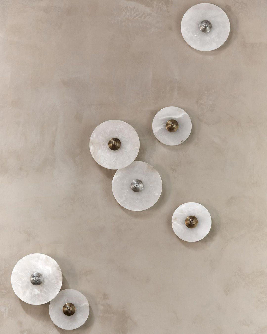 Round Wall Lamp Alabaster Fluted Brass | ventumra