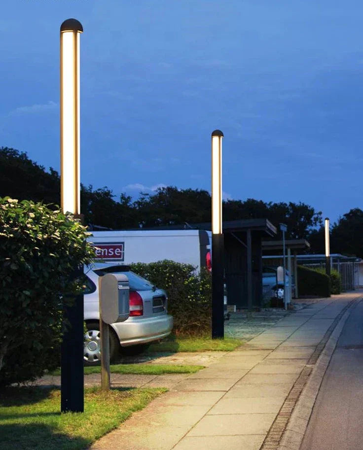 Nexa IP54 Waterproof LED Courtyard Lamp With Acrylic Shade