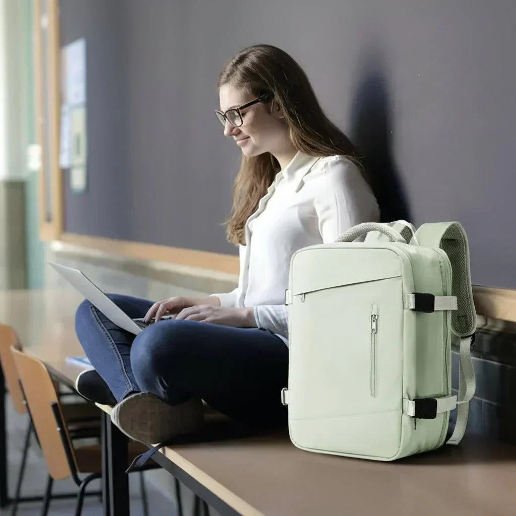 AeroNova Dámský cestovní batoh do letadla — lehký, stylový vzhled