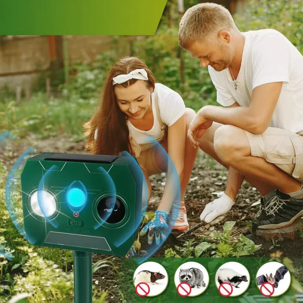 SonicGuard Ultrasonic Animal Repeller — 25 kHz Wave, Blue Flash Lamp