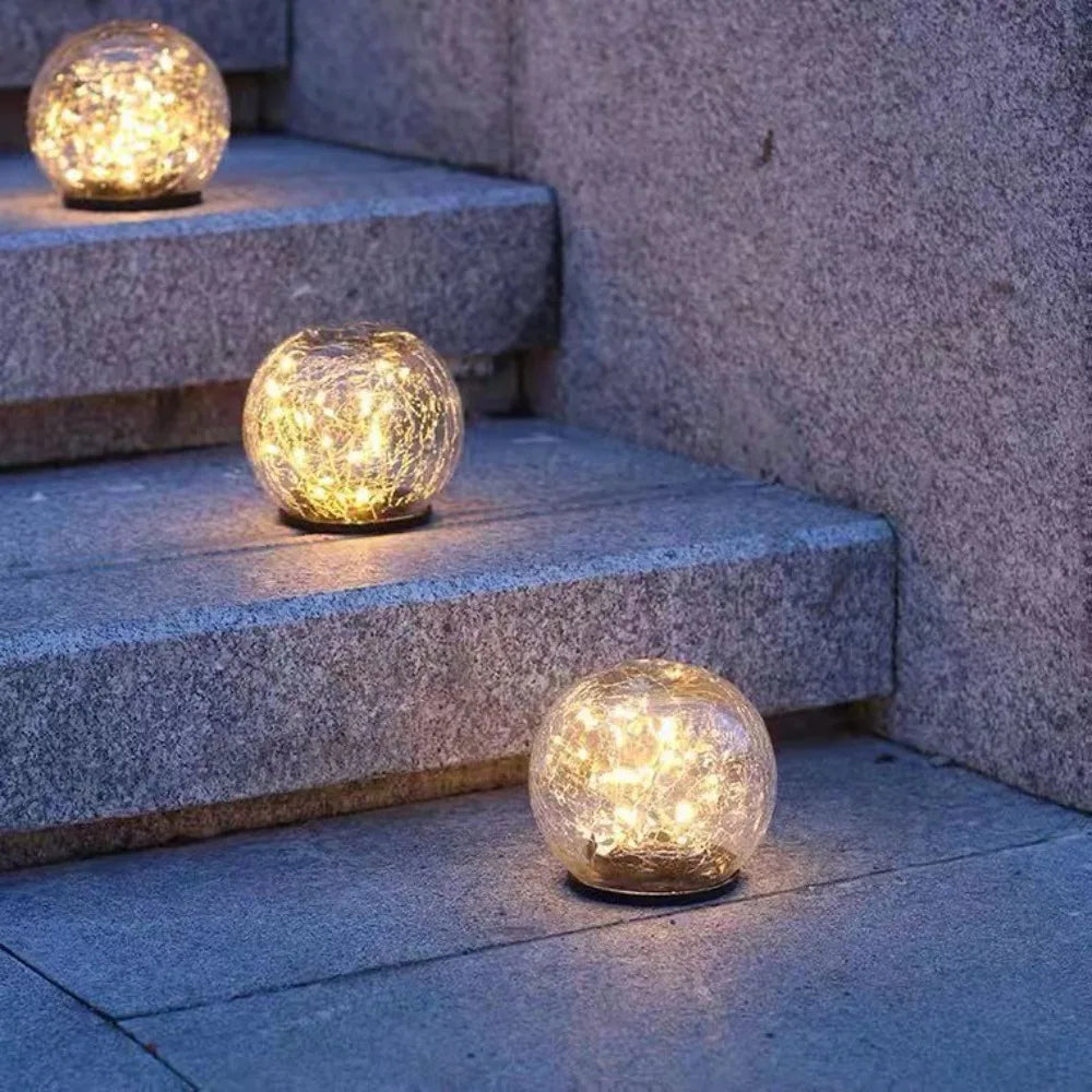 Lumina Solar Garden Lamp With Automatic Crystal Glow