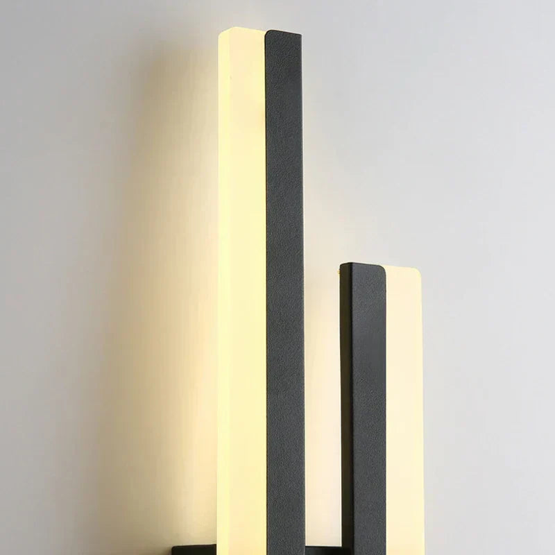 LumaStripe Wall Lamp Sleek LED Strip Light for Modern Rooms