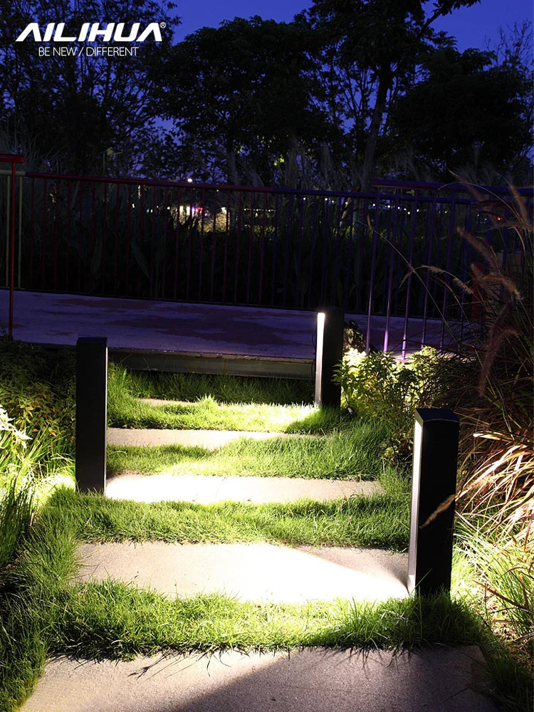 LumaGard LED Outdoor Lawn Lamp Weatherproof Garden Light
