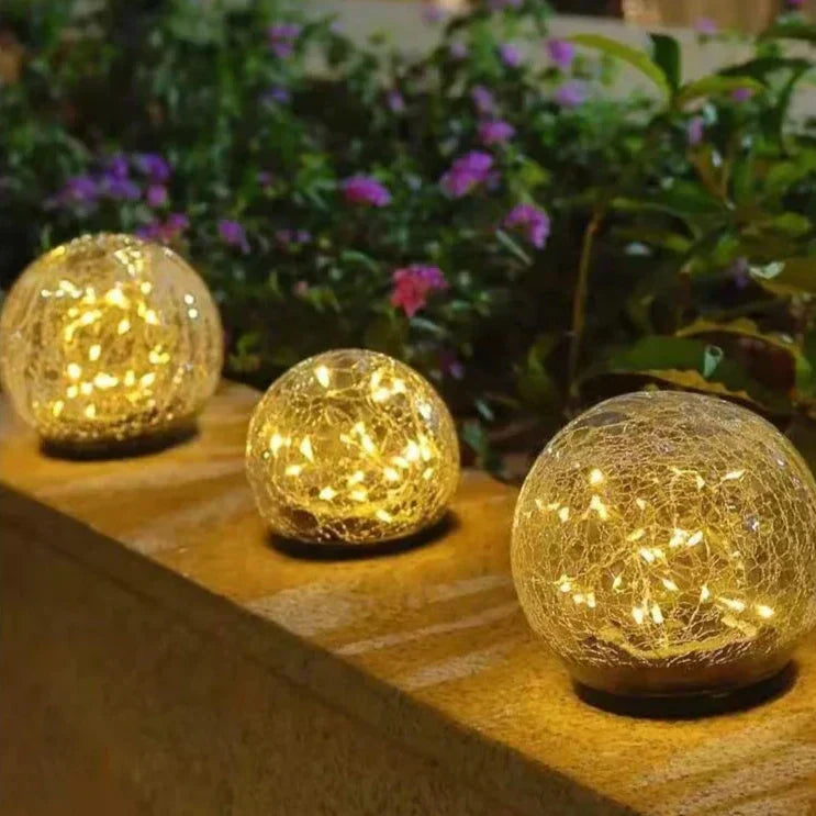 Lumina Solar Garden Lamp With Automatic Crystal Glow