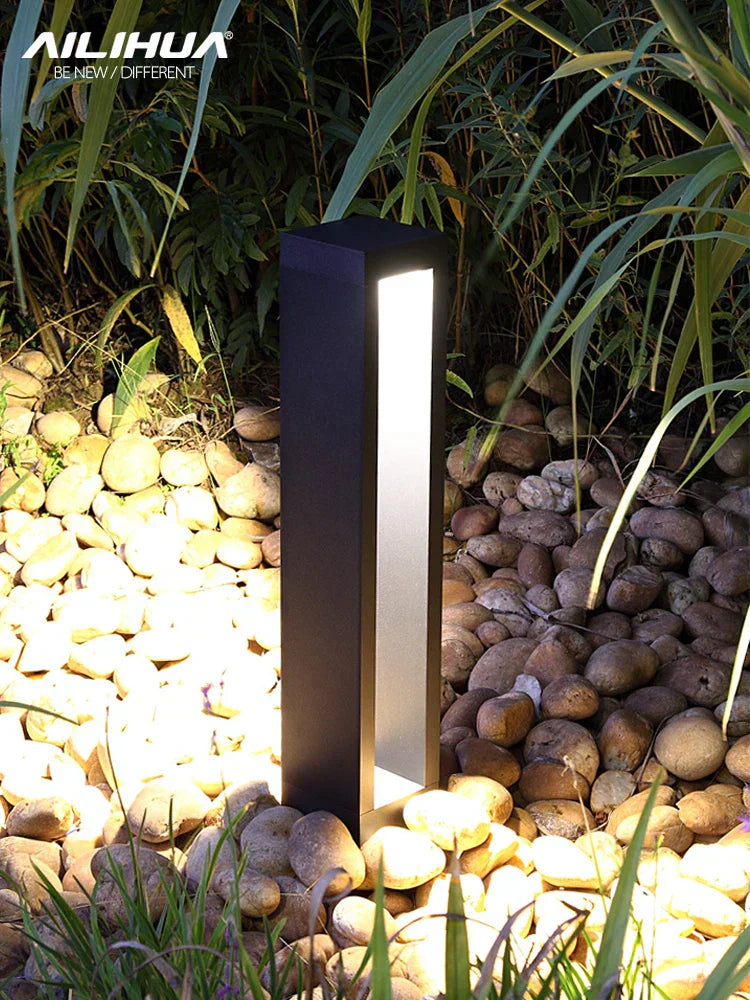 LumaGard LED Outdoor Lawn Lamp Weatherproof Garden Light