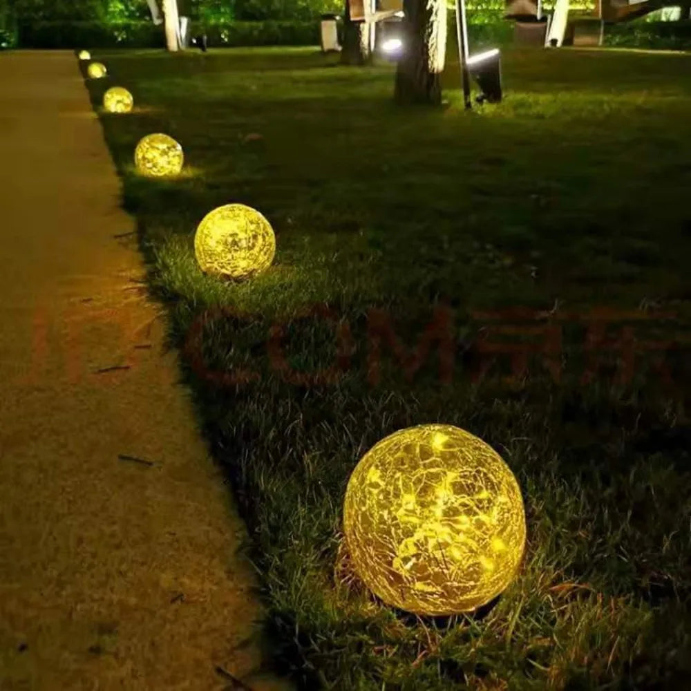 Lumina Solar Garden Lamp With Automatic Crystal Glow