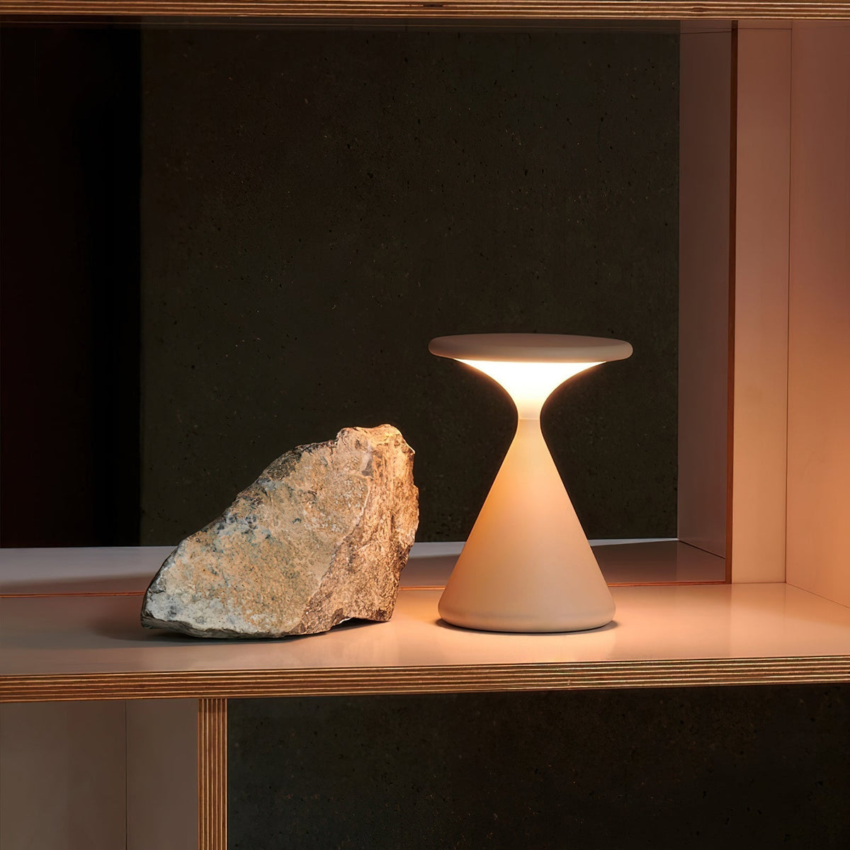 Sculptural Cone Table Lamp | Ventumra