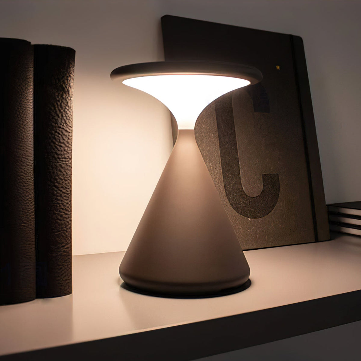 Sculptural Cone Table Lamp | Ventumra