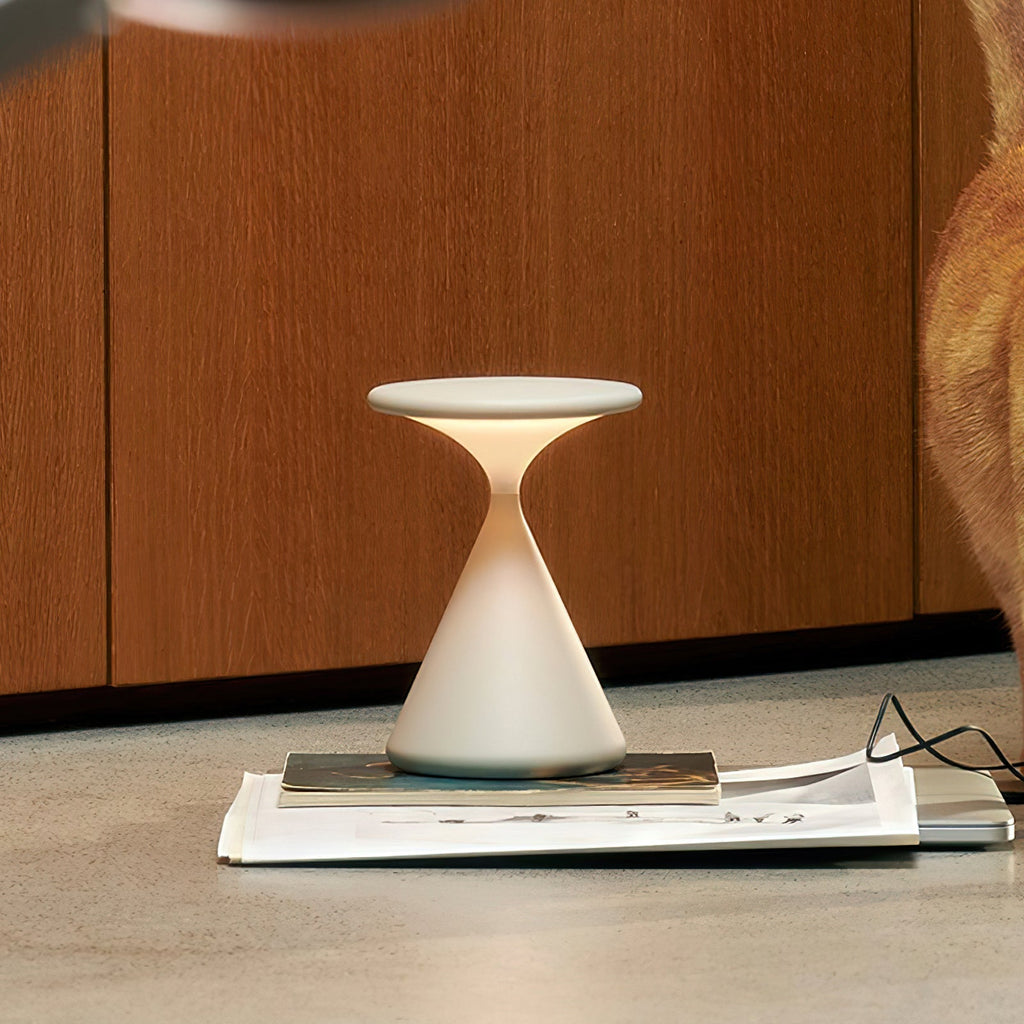 Sculptural Cone Table Lamp | Ventumra