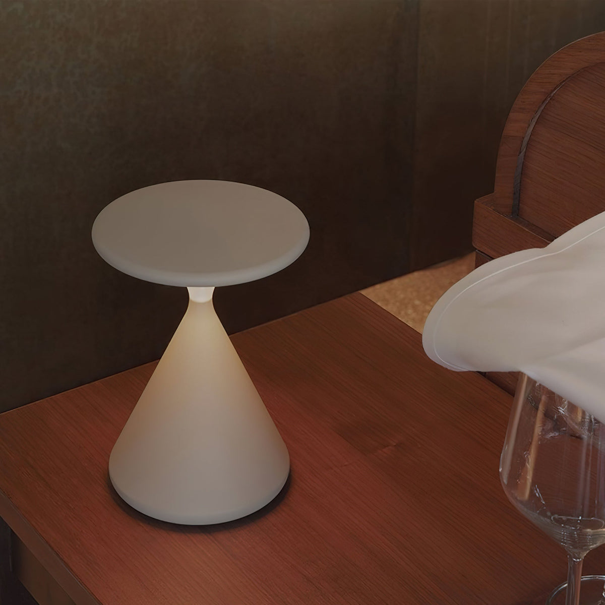 Sculptural Cone Table Lamp | Ventumra