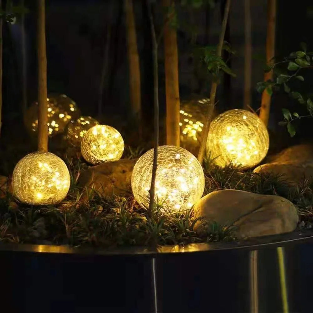 Lumina Solar Garden Lamp With Automatic Crystal Glow
