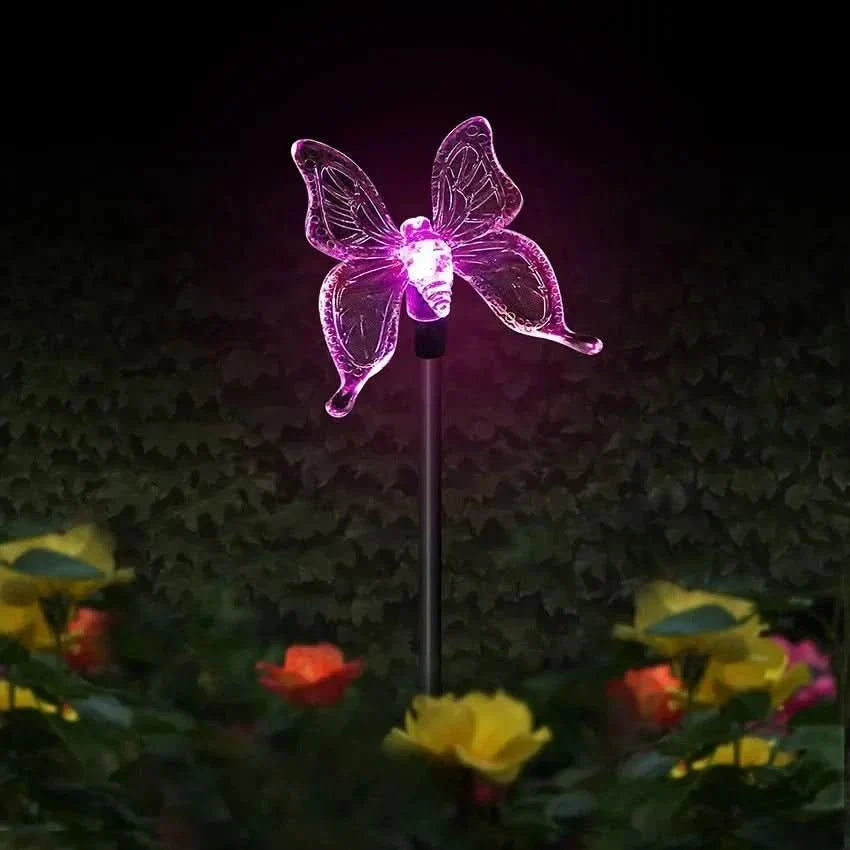 Solarną lampę ogrodową LED w kształcie motyla LumenWings — automatyczne włączanie dzięki czujnikowi zmierzchowemu