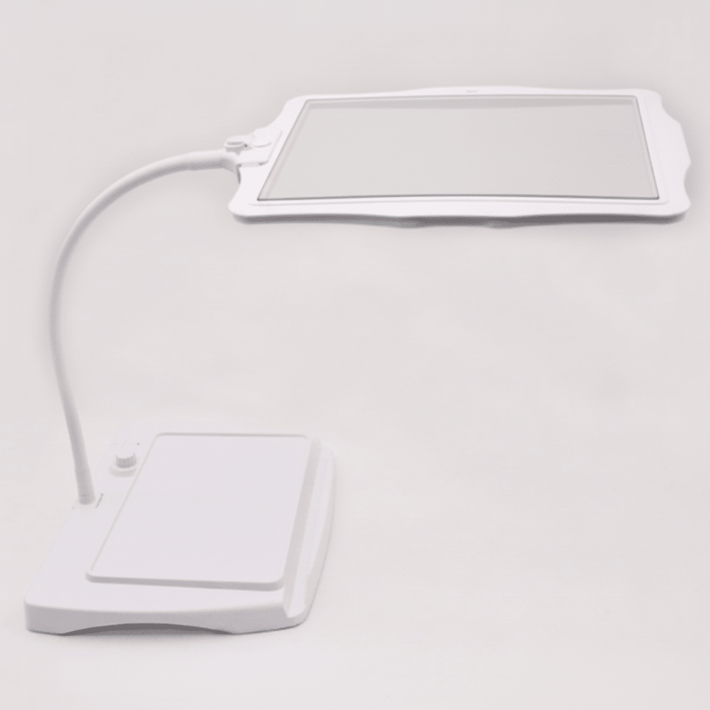 مصباح أرضي LuminaCraft Pro — عدسة تكبير 3x، ومصباح عمل LED مدمج