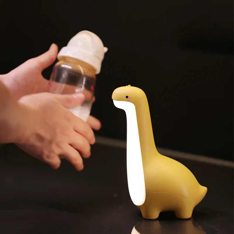 Veioză de noapte drăguță cu dinozaur — design imaginativ, lumină difuză