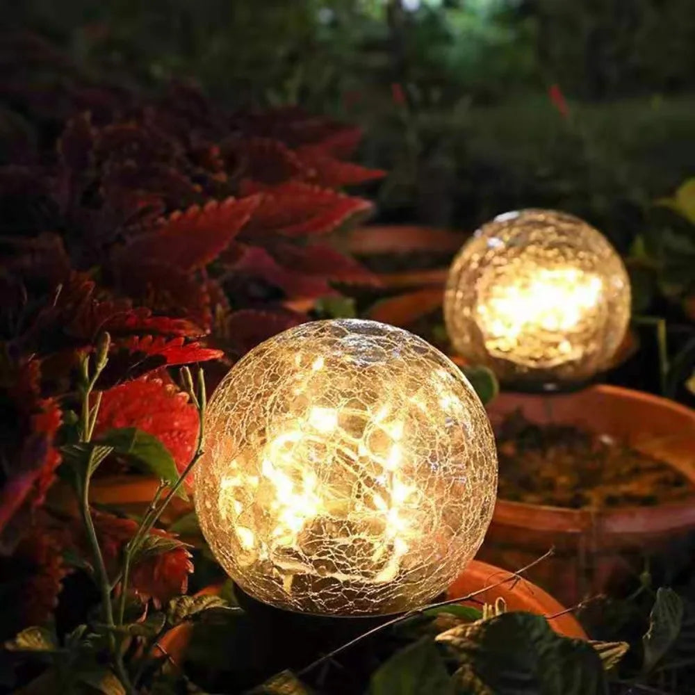 Lumina Solar Garden Lamp With Automatic Crystal Glow