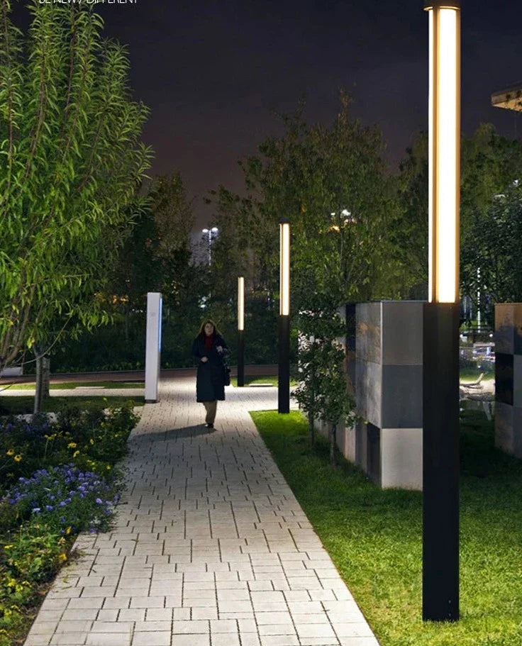 Nexa IP54 Waterproof LED Courtyard Lamp With Acrylic Shade