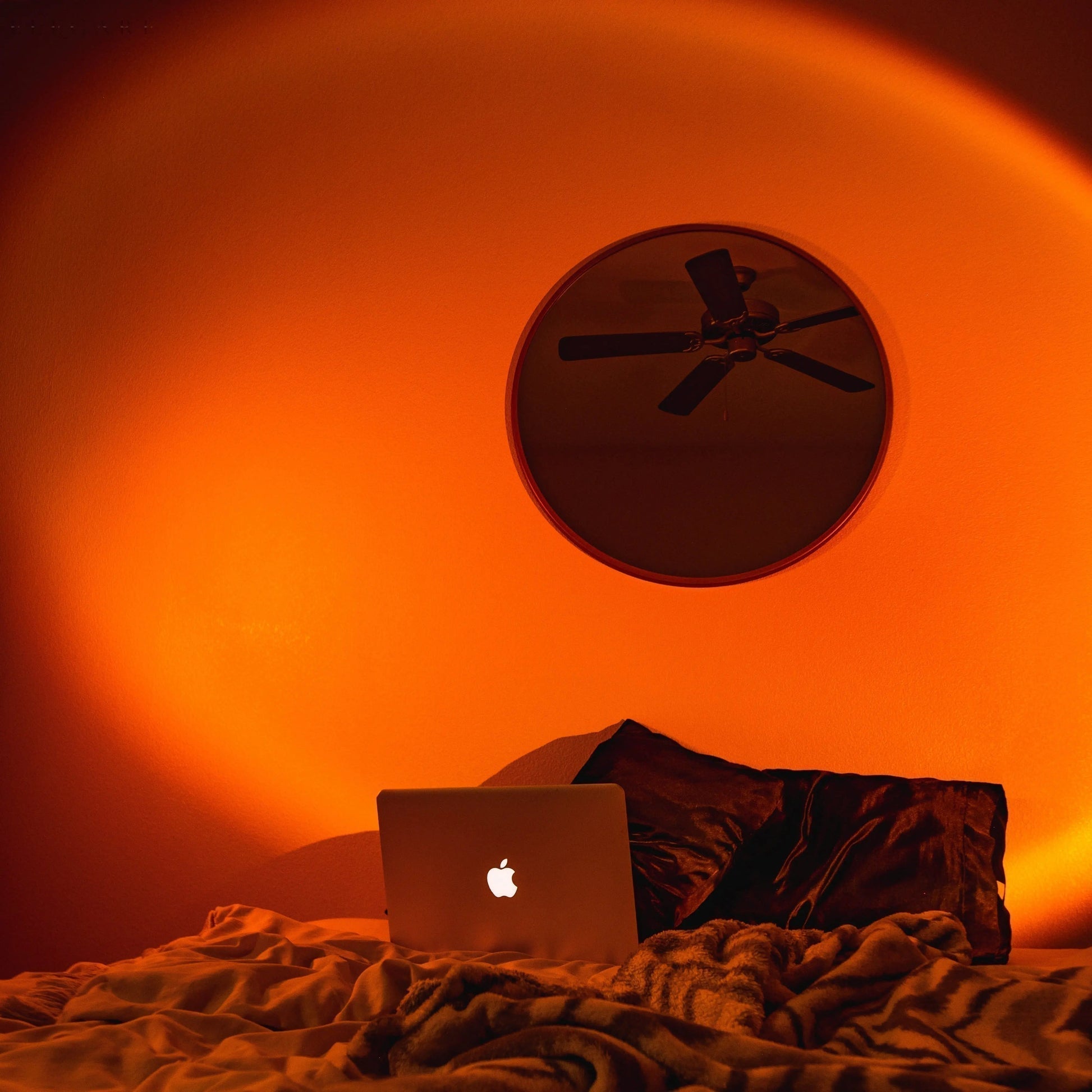 SolaraHue Sunset LED Projection Lamp for Ambient Lighting
