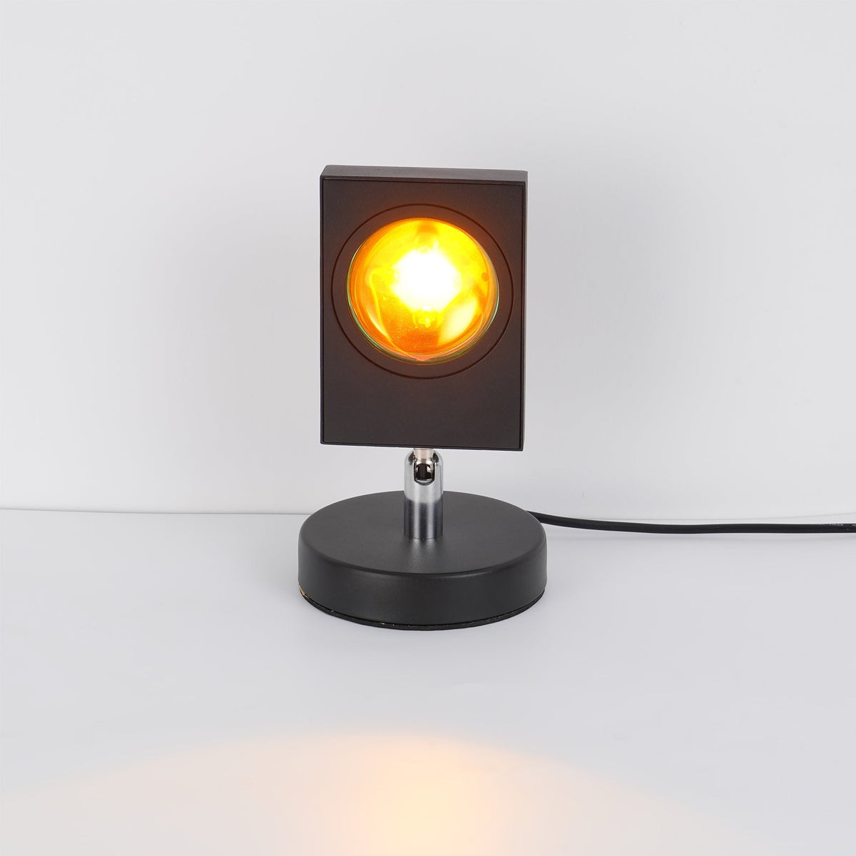 Aperture Lens Table Lamp | Ventumra