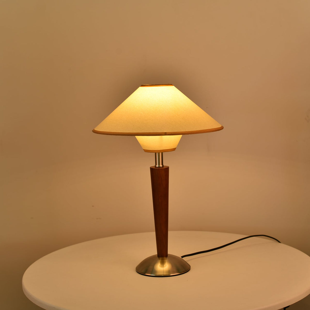 Talonwood Wooden Table Lamp | Ventumra