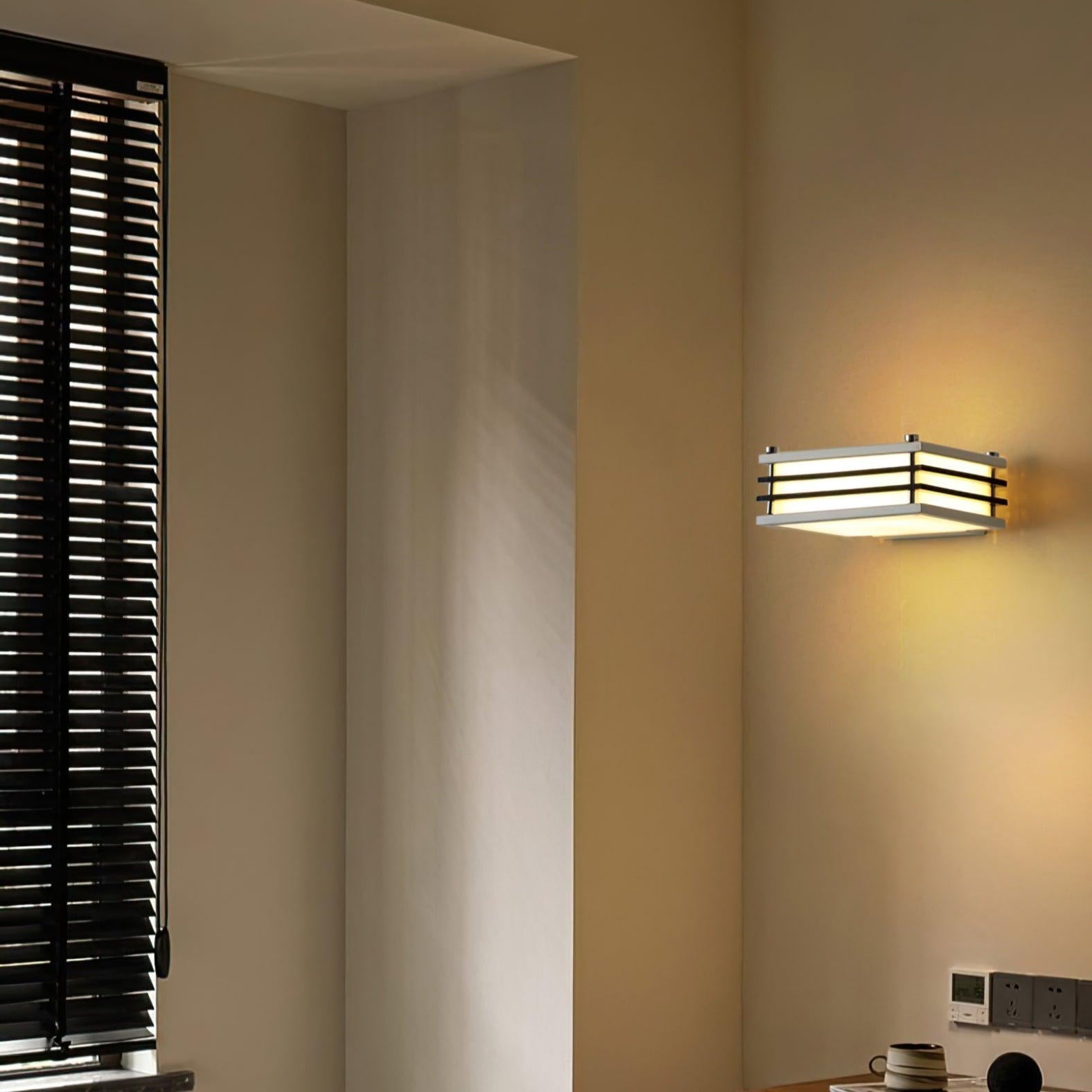 Lyra Minimalist Wall Light | ventumra