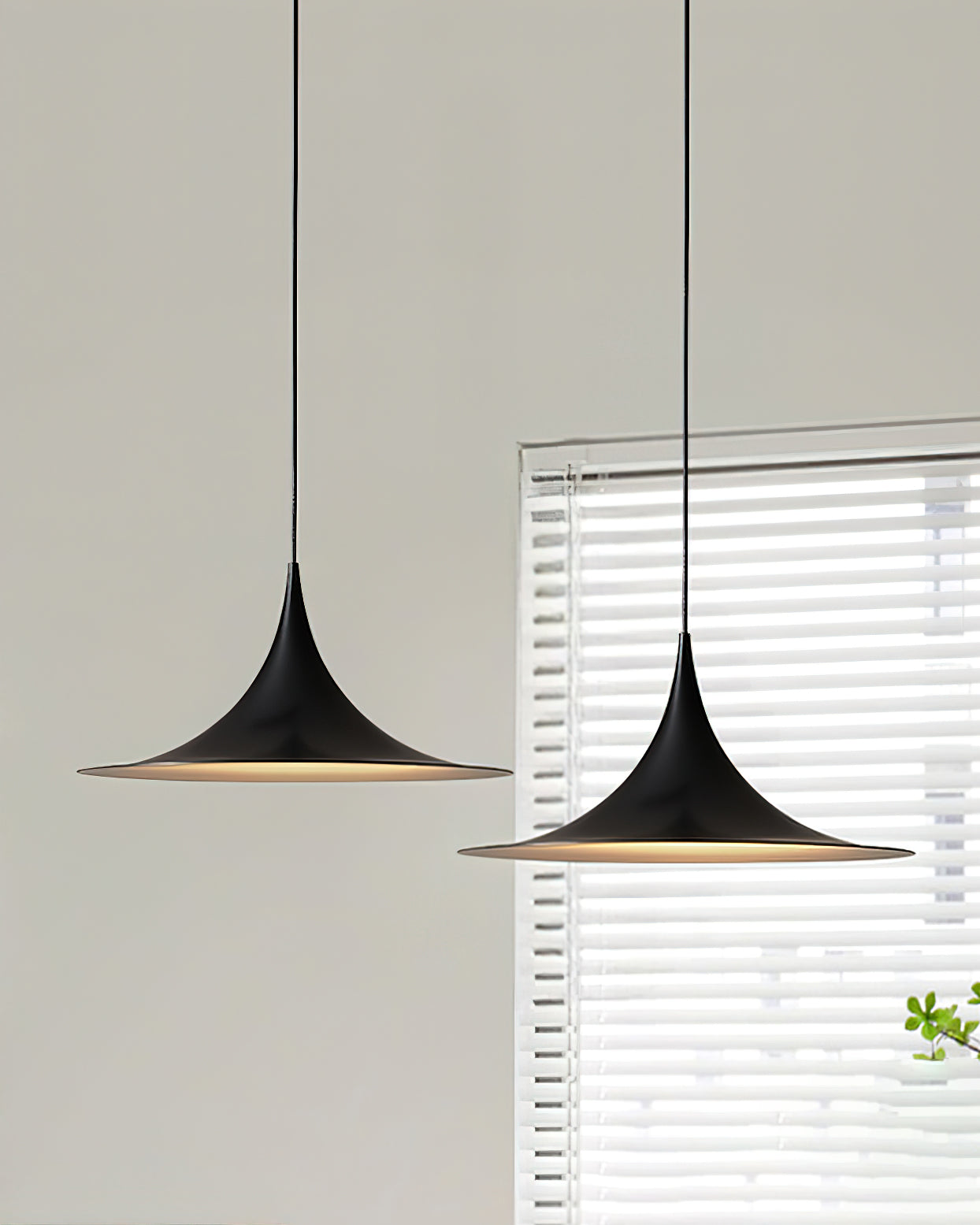 Pendant Lamp Slim Neck and Wide Flare Contemporary Dining | ventumra