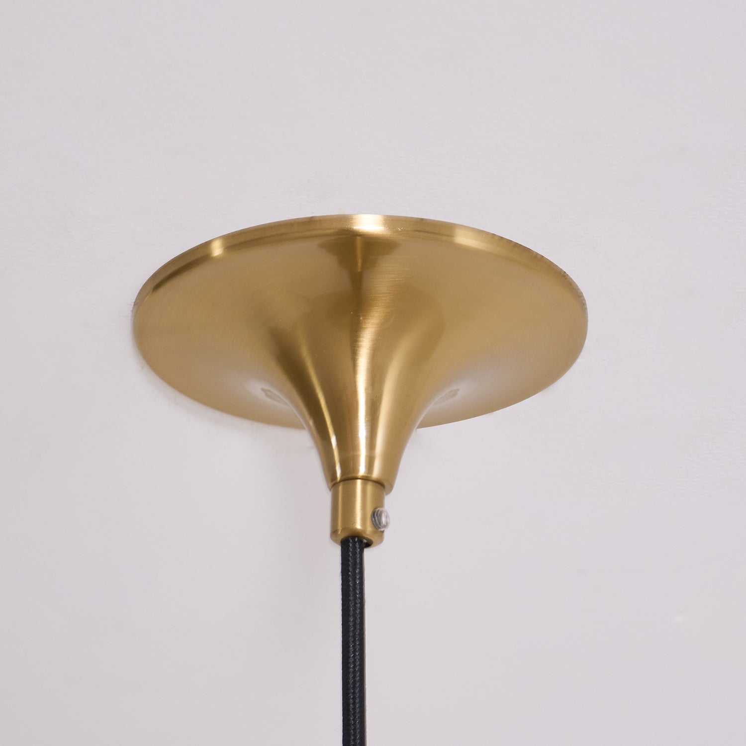 Pendant Lamp Slim Neck and Wide Flare Contemporary Dining | ventumra