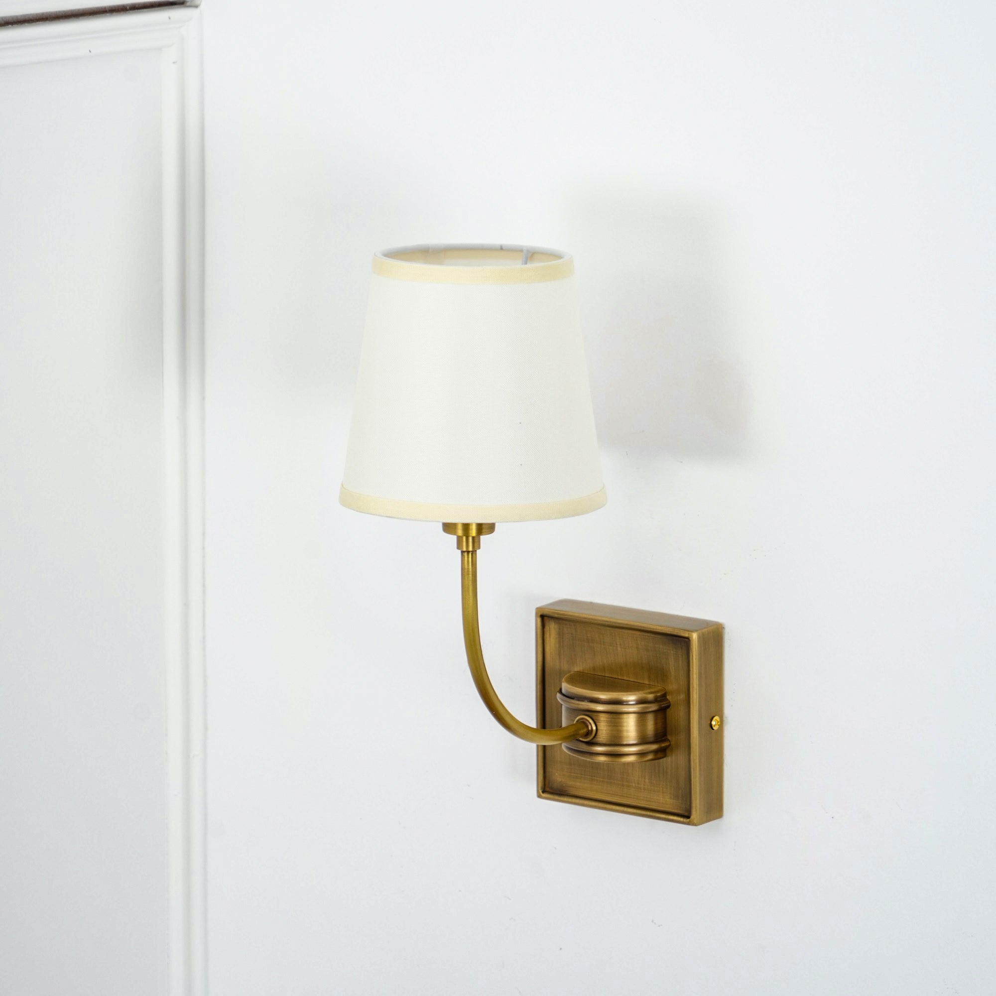 Victor Wall Lamp Black Bronze Fabric | ventumra