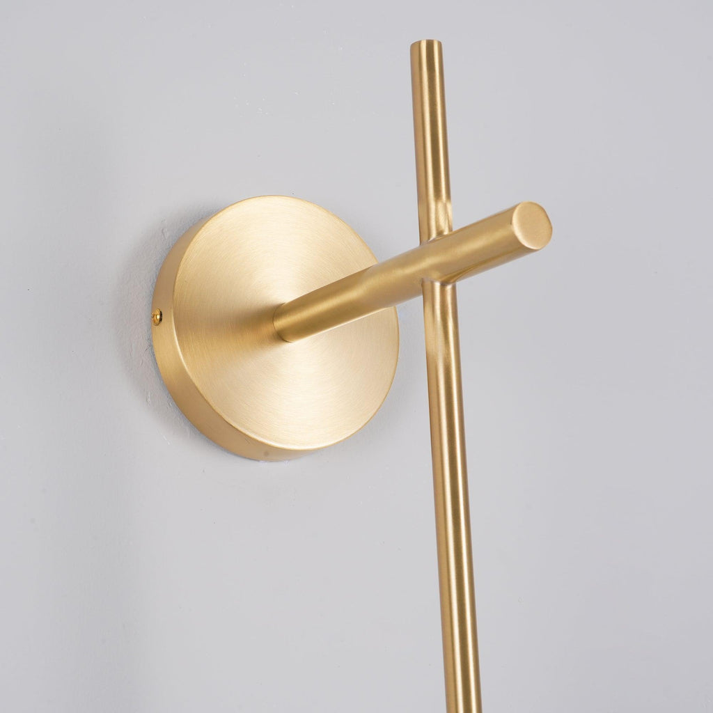 Cerin Vertical Globe Wall Lamp | ventumra