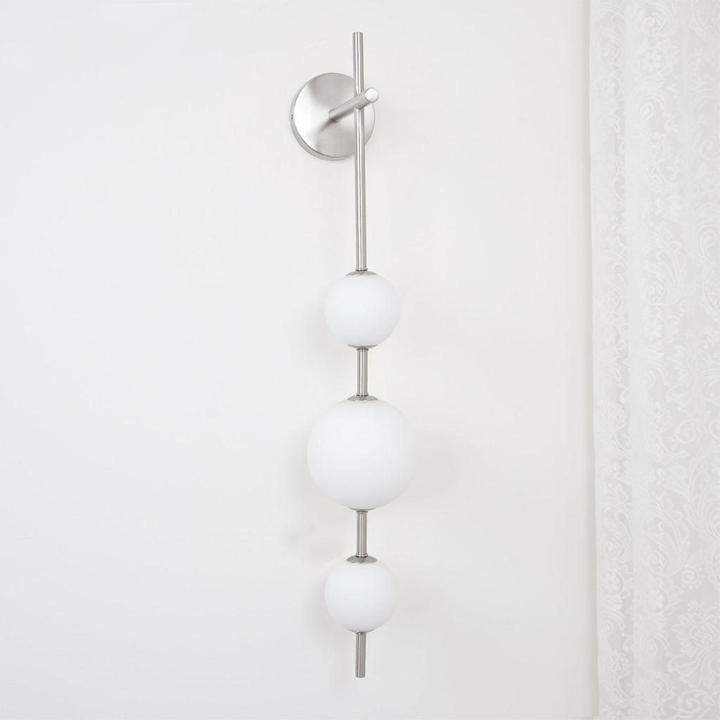 Cerin Vertical Globe Wall Lamp | ventumra