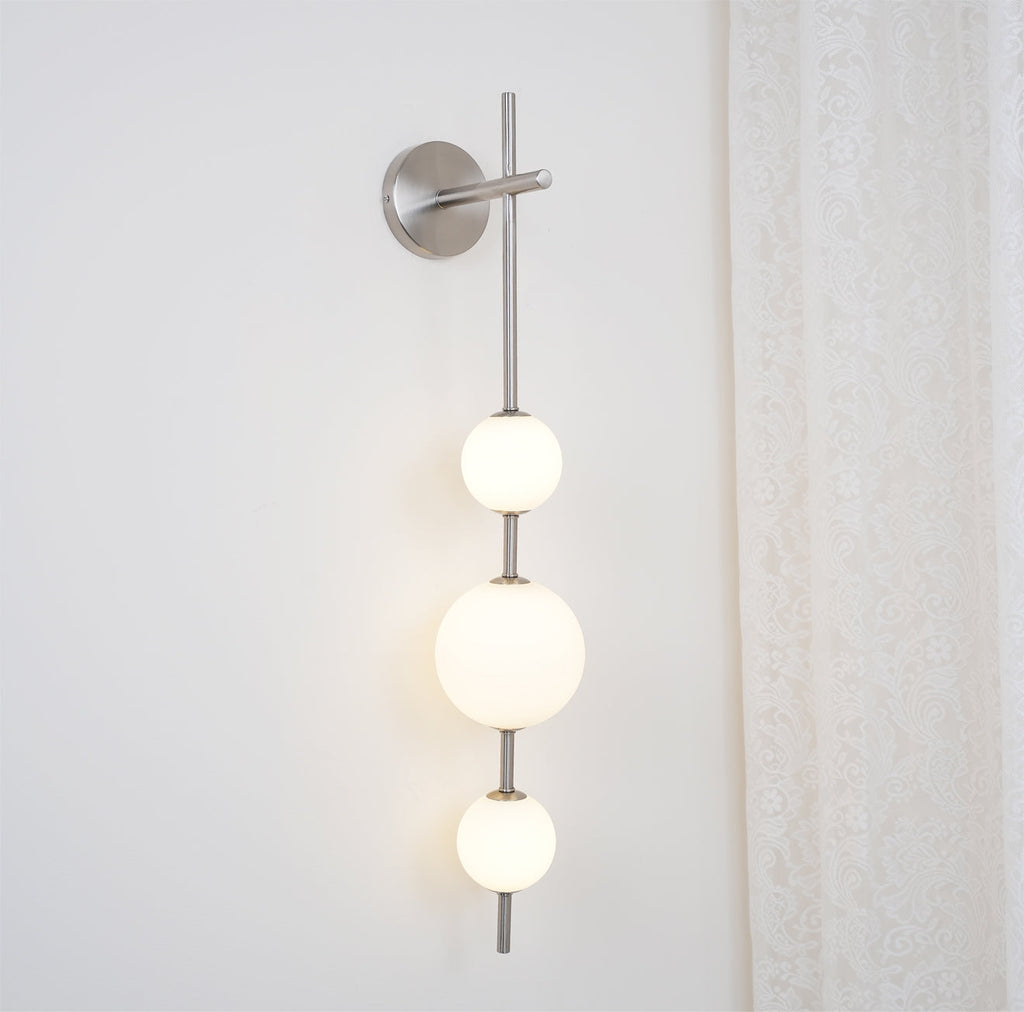 Cerin Vertical Globe Wall Lamp | ventumra