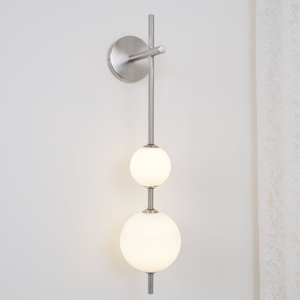 Cerin Vertical Globe Wall Lamp | ventumra