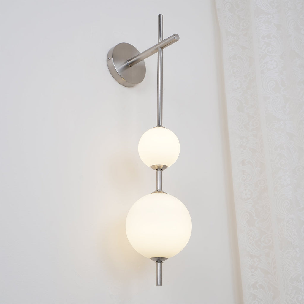 Cerin Vertical Globe Wall Lamp | ventumra