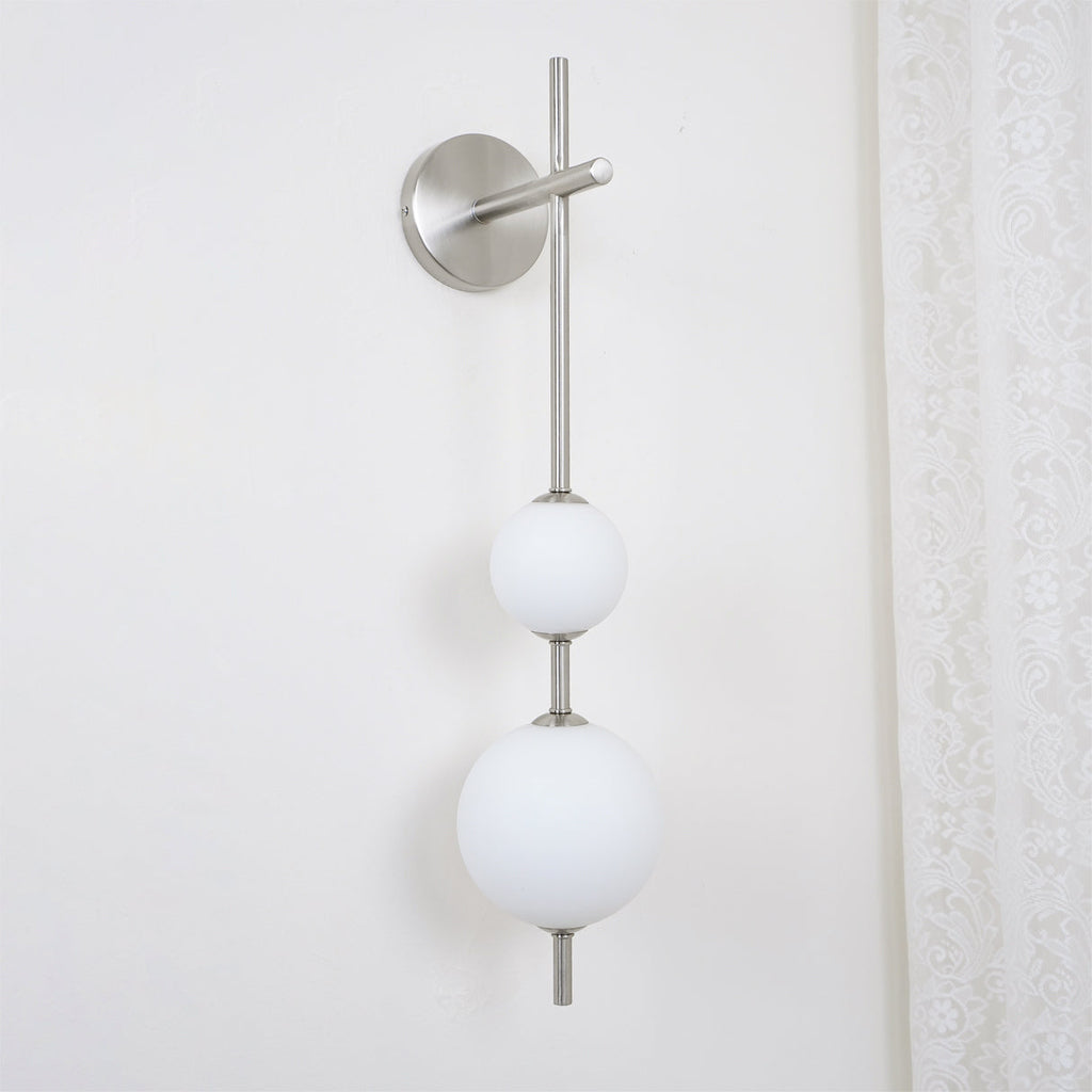Cerin Vertical Globe Wall Lamp | ventumra