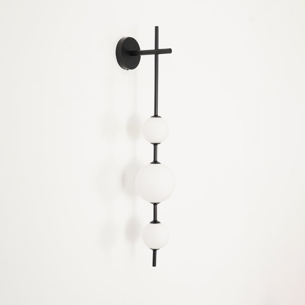 Cerin Vertical Globe Wall Lamp | ventumra