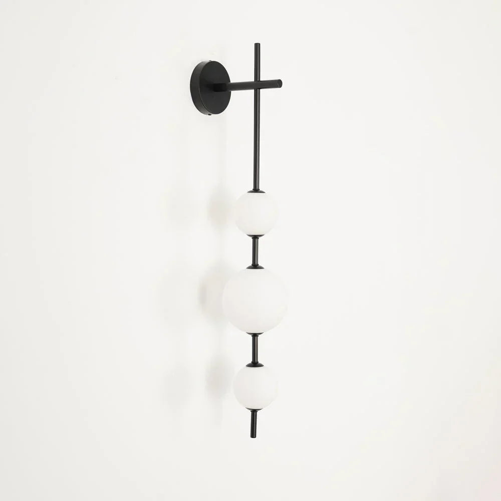 Cerin Vertical Globe Wall Lamp | ventumra