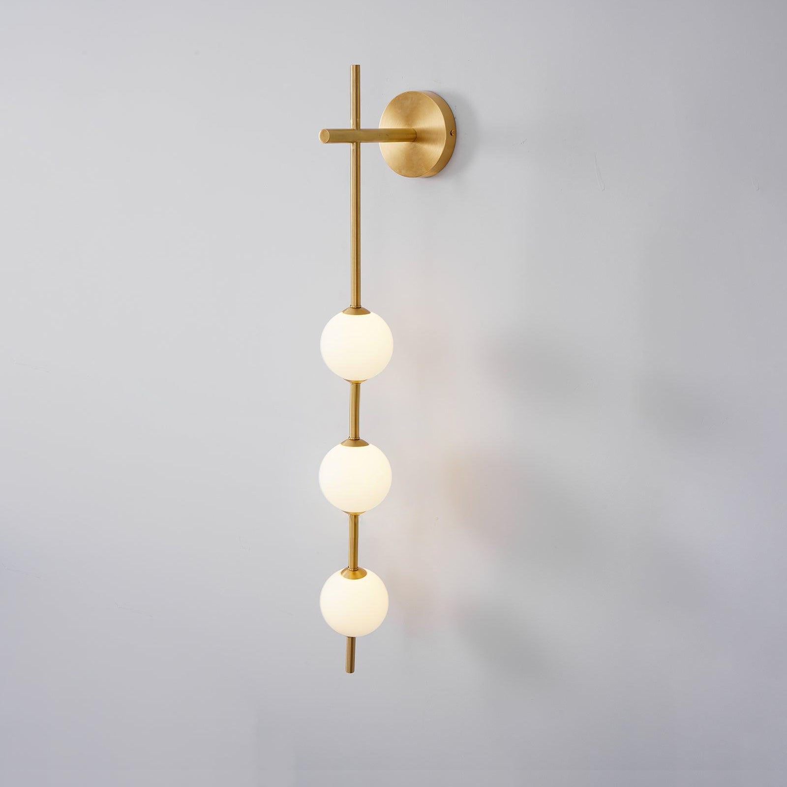 Cerin Vertical Globe Wall Lamp | ventumra
