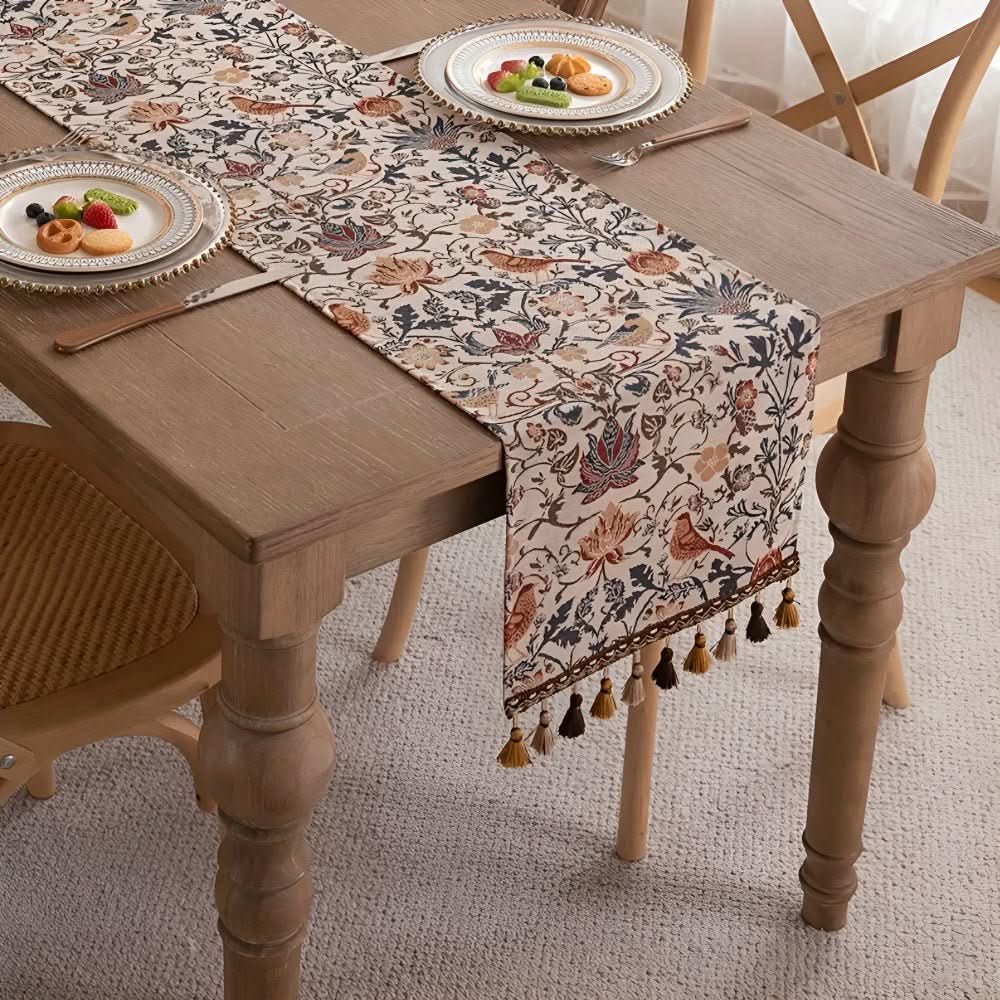 Caminho de mesa Heritage Looms com elegante motivo floral e de pássaros