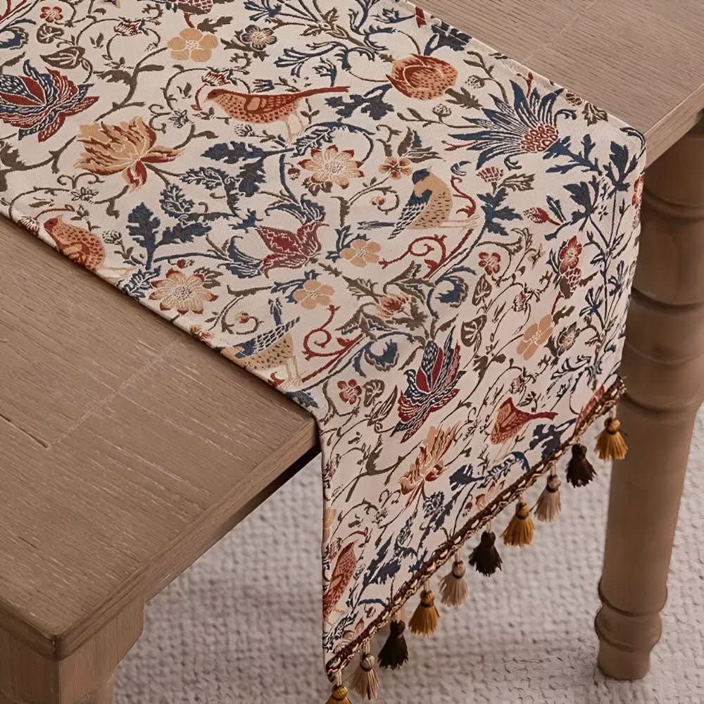 Caminho de mesa Heritage Looms com elegante motivo floral e de pássaros