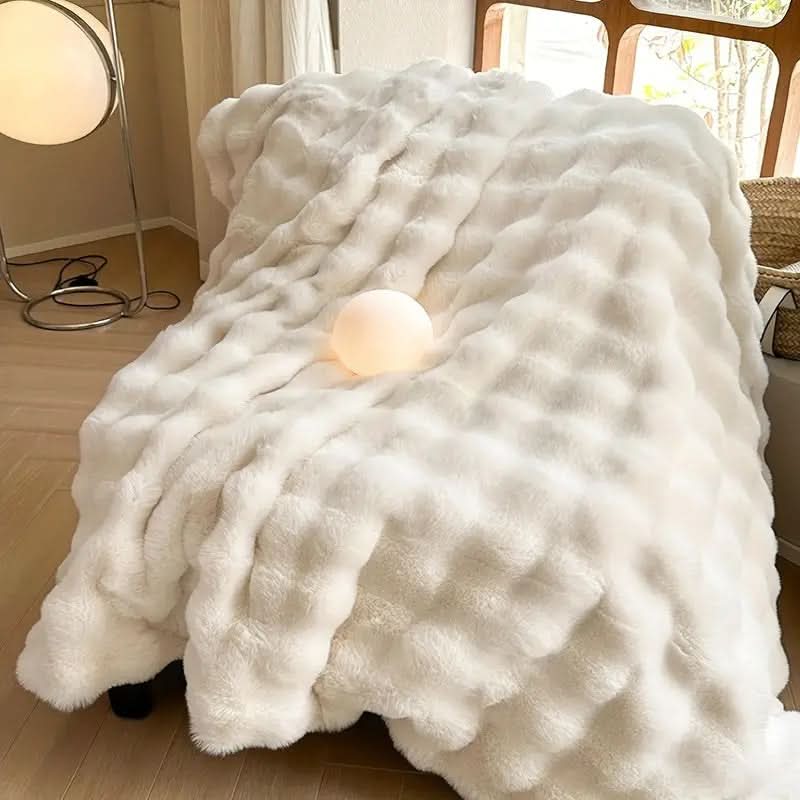 Lekki koc CozyNest — niezwykle miękka konstrukcja dwuwarstwowa