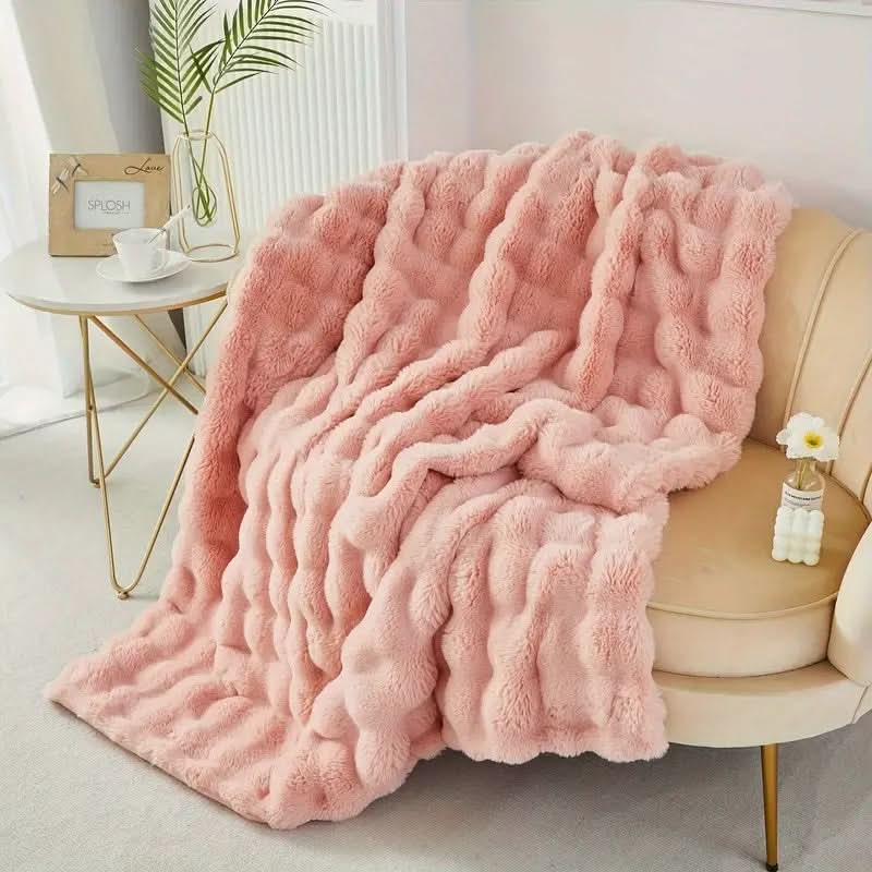 Lekki koc CozyNest — niezwykle miękka konstrukcja dwuwarstwowa