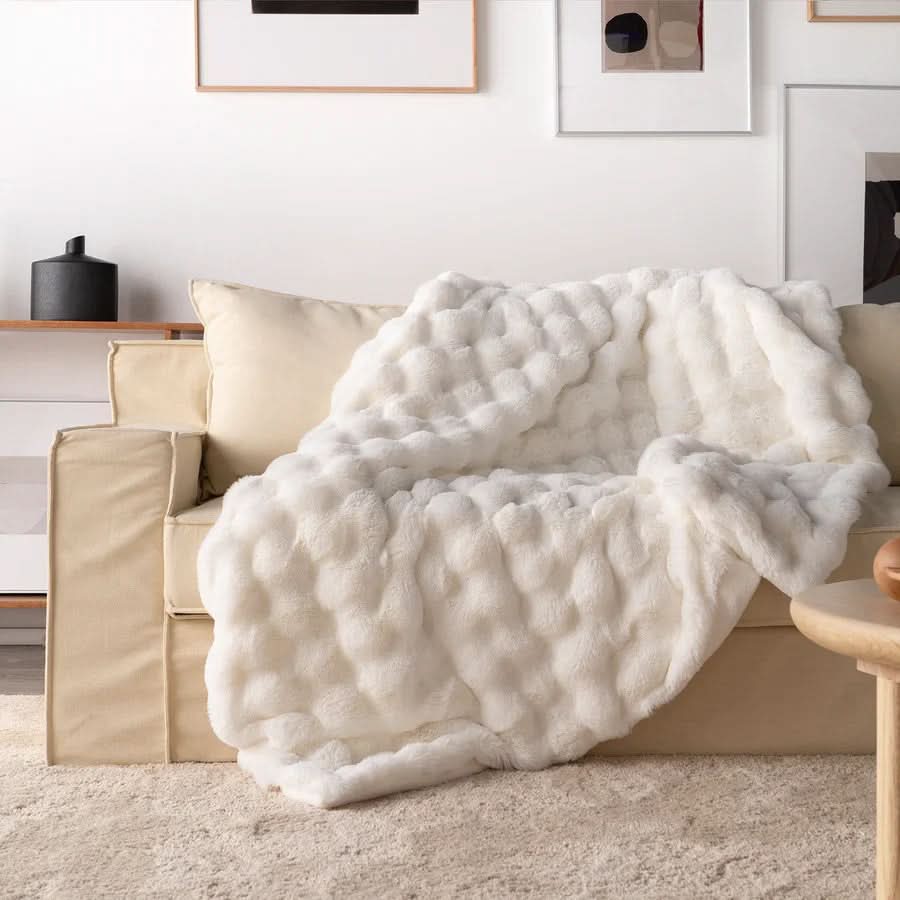 Lekki koc CozyNest — niezwykle miękka konstrukcja dwuwarstwowa