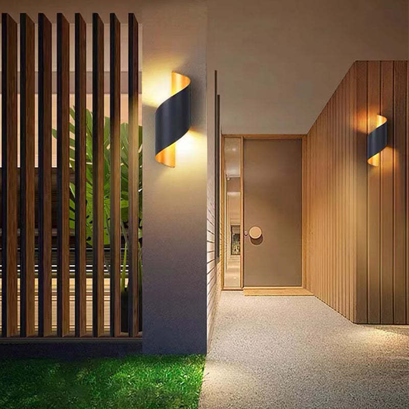 Travin Modern Conch Shape Spiral Outdoor Wall Lamp, Black/White/Gold | ventumra