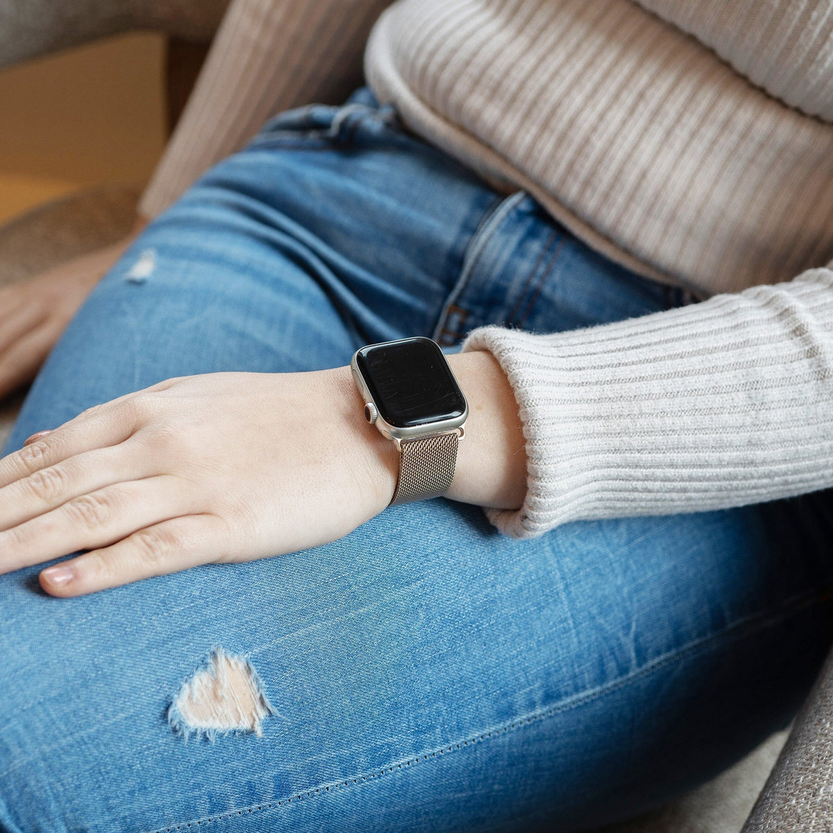 Champagne Finish Milanese Strap For Apple Watch Edition | Ventumra