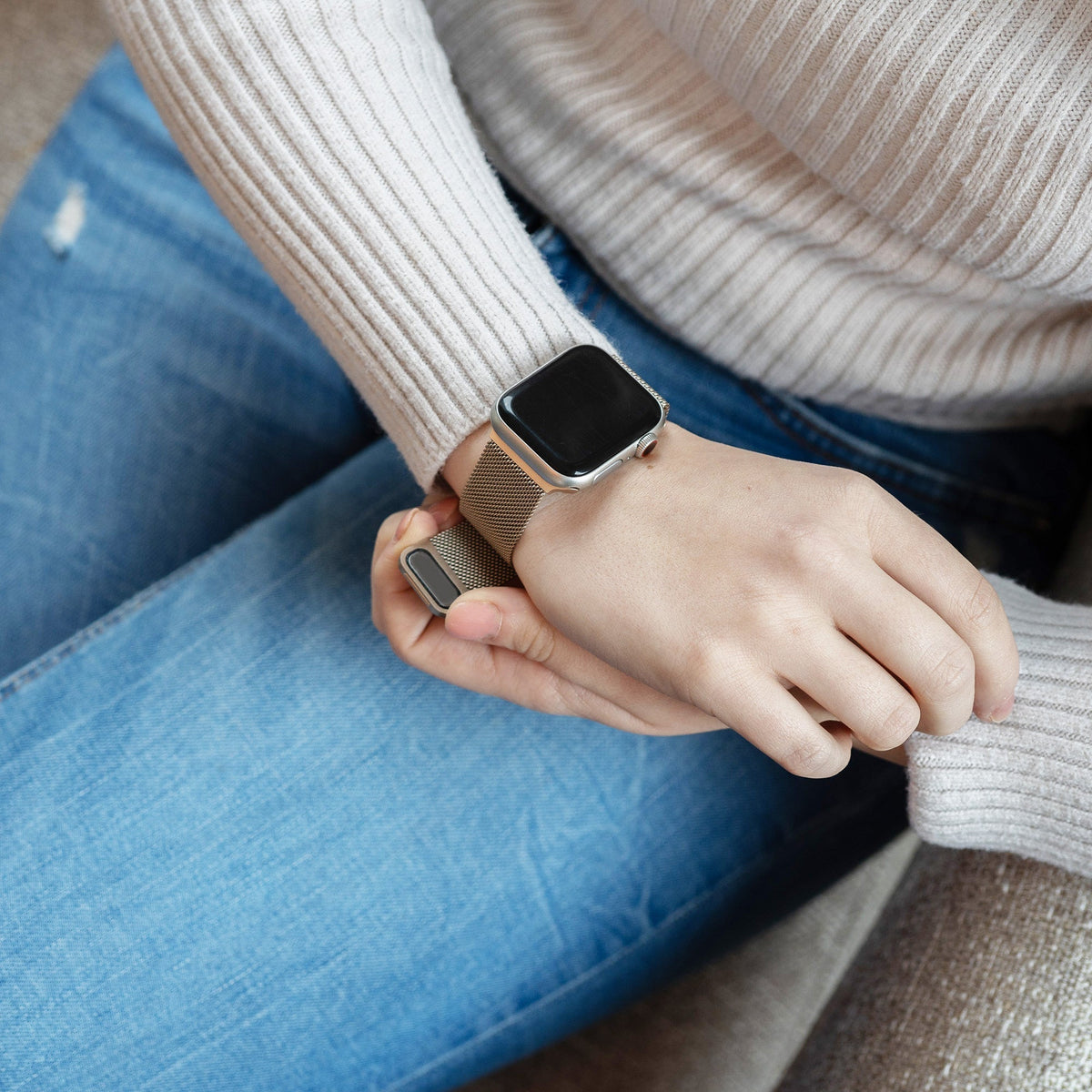 Champagne Finish Milanese Strap For Apple Watch Edition | Ventumra